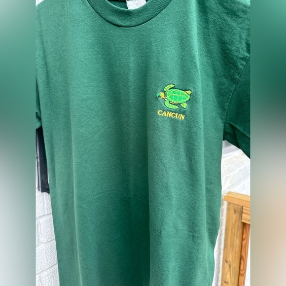 Vintage Cancun Turtle Green Graphic T-Shirt Single Stitch - Picture 3 of 8